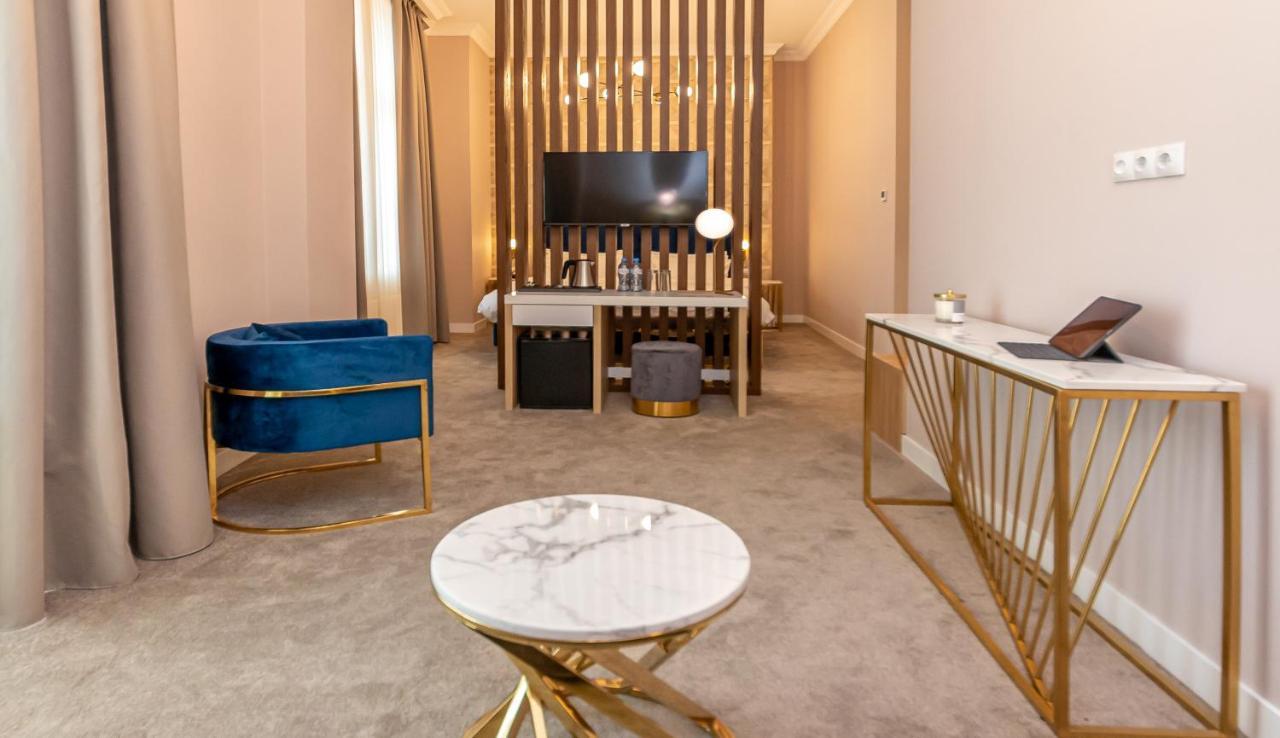 Newport Hotel Кутаиси Екстериор снимка