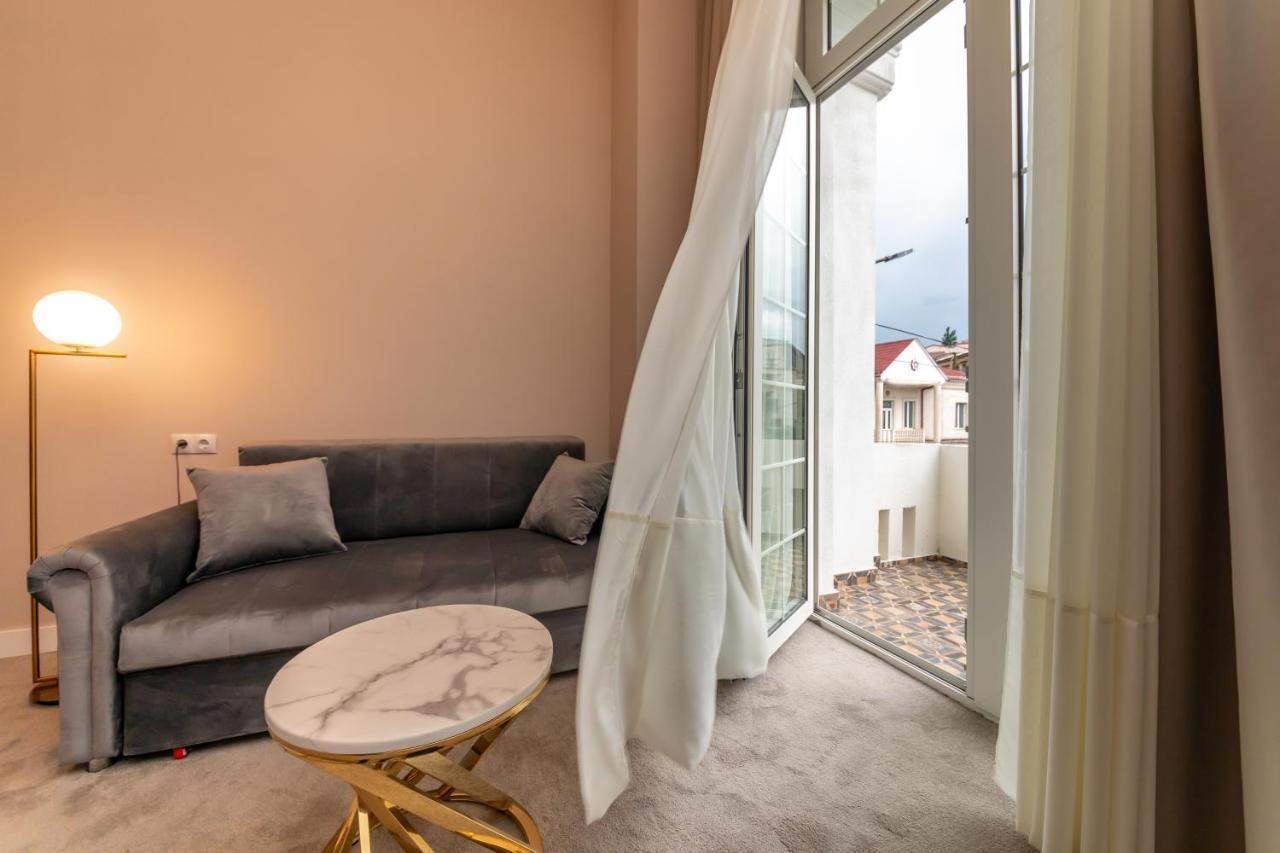 Newport Hotel Кутаиси Екстериор снимка