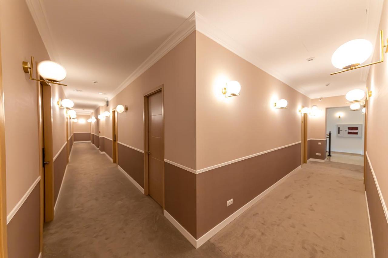 Newport Hotel Кутаиси Екстериор снимка