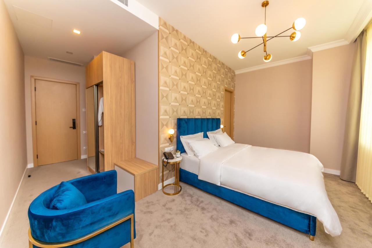 Newport Hotel Кутаиси Екстериор снимка