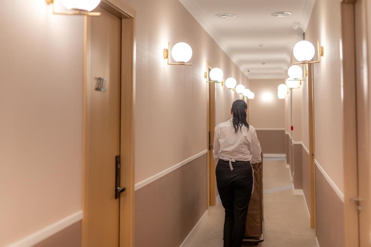 Newport Hotel Кутаиси Екстериор снимка