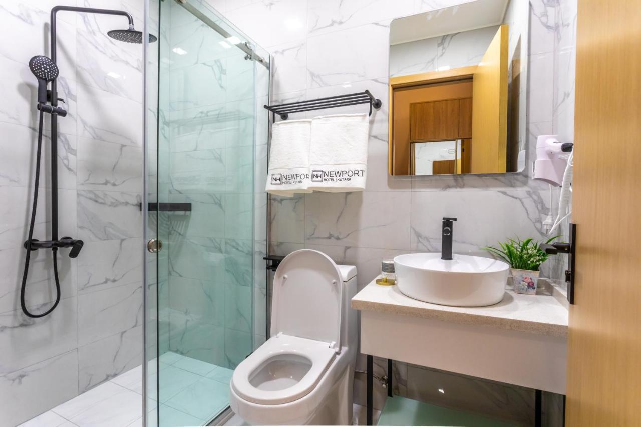 Newport Hotel Кутаиси Екстериор снимка