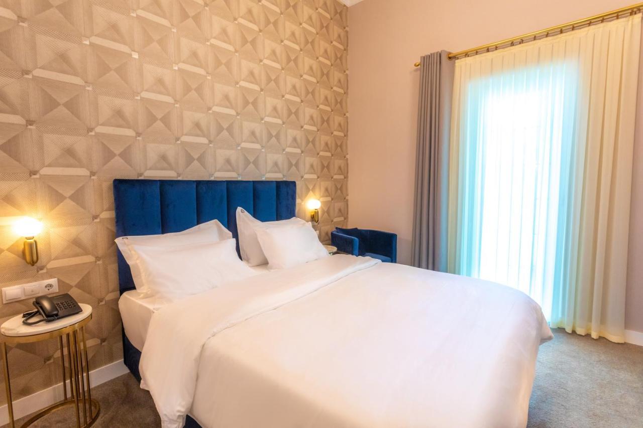 Newport Hotel Кутаиси Екстериор снимка