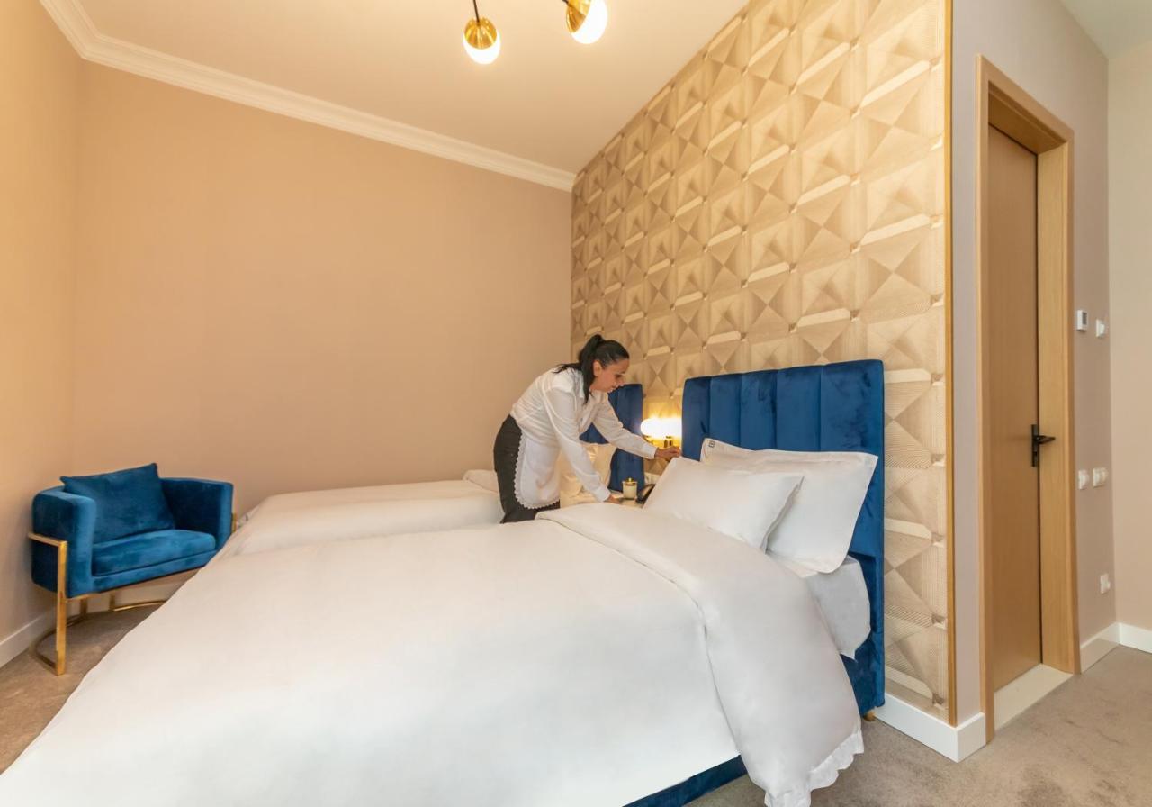 Newport Hotel Кутаиси Екстериор снимка