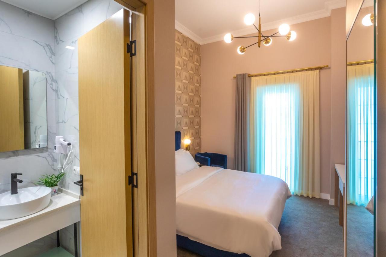 Newport Hotel Кутаиси Екстериор снимка