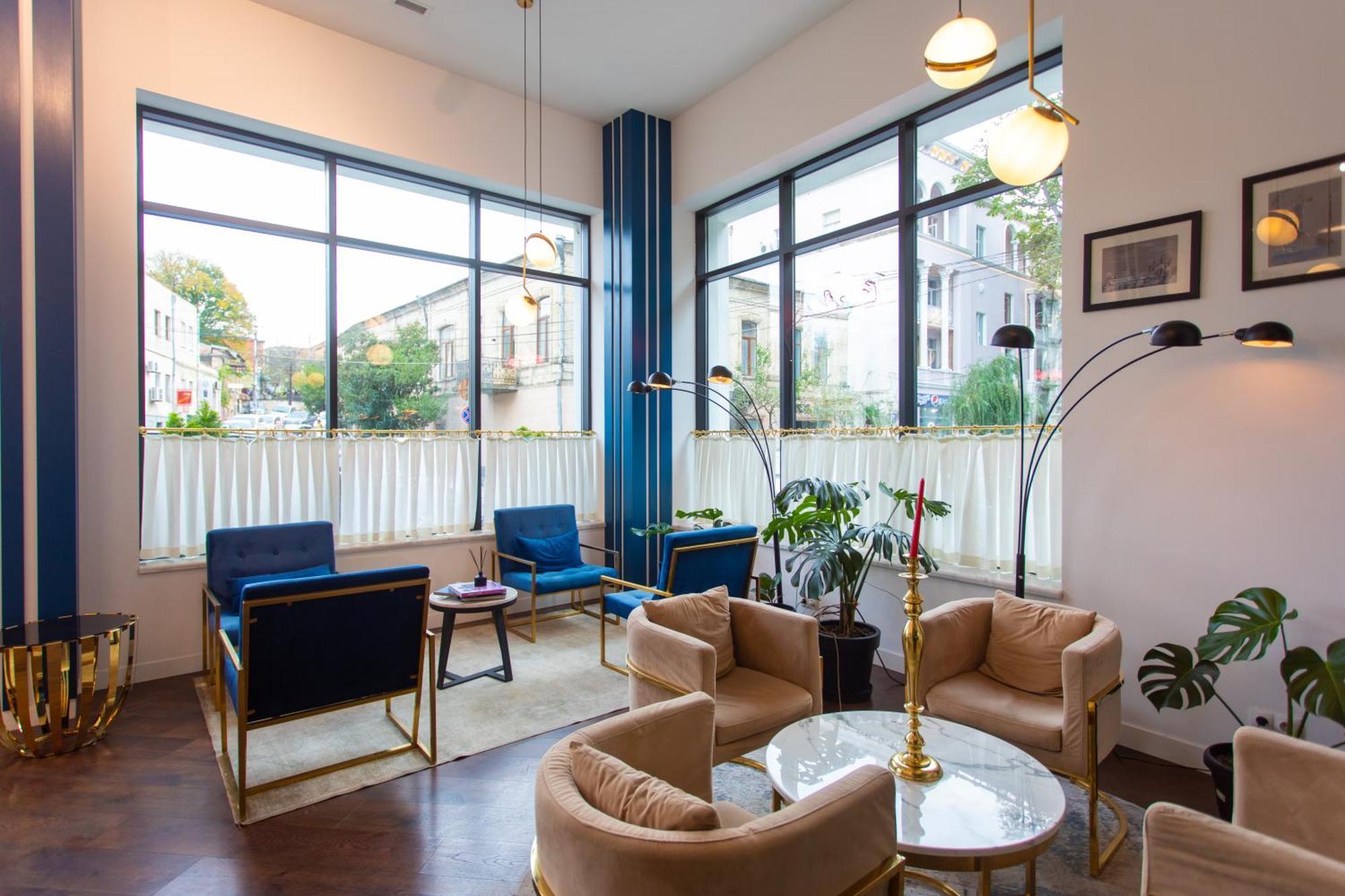 Newport Hotel Кутаиси Екстериор снимка